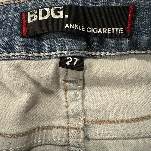 BDG Mid Rise Ankle Cigarette Light Wash Denim Jeans Women’s Size 27 Stretch - Picture 8 of 9